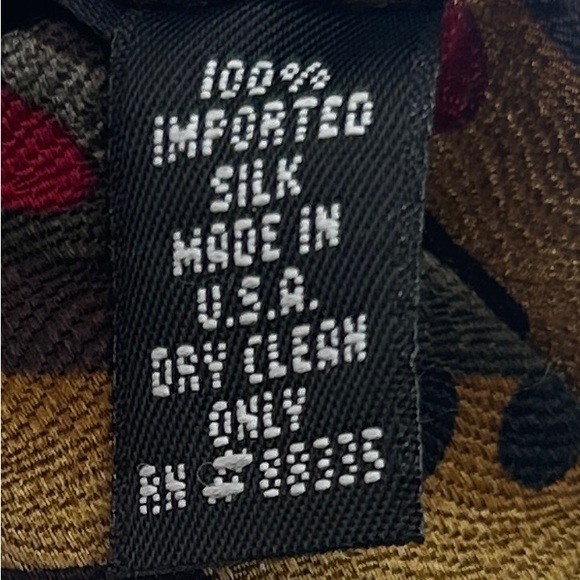 Tommy Bahama Silk Tie Brand New.  Make in USA. - Picture 8 of 8